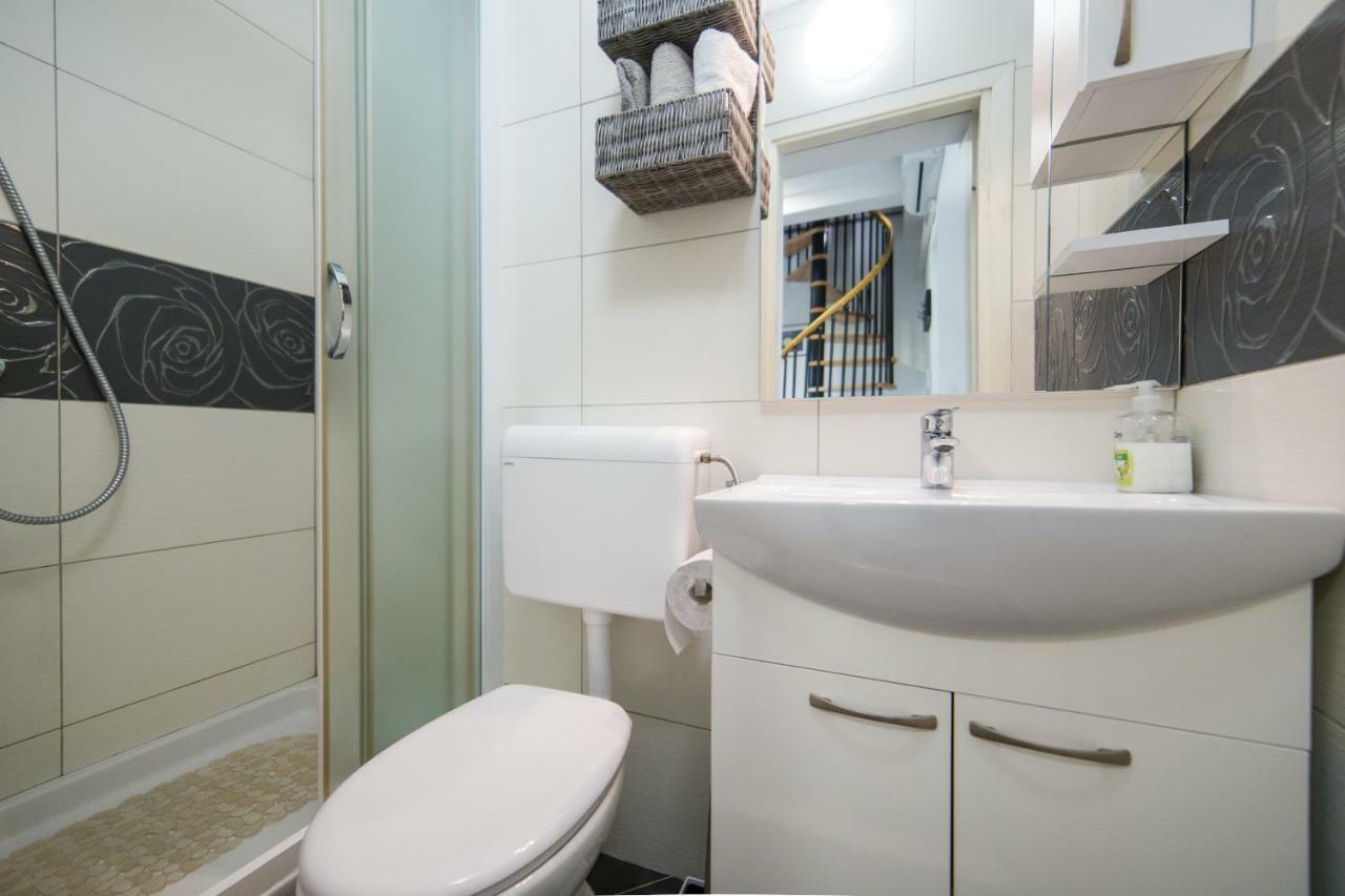 Studio apartment Finta Rogotin Esterno foto