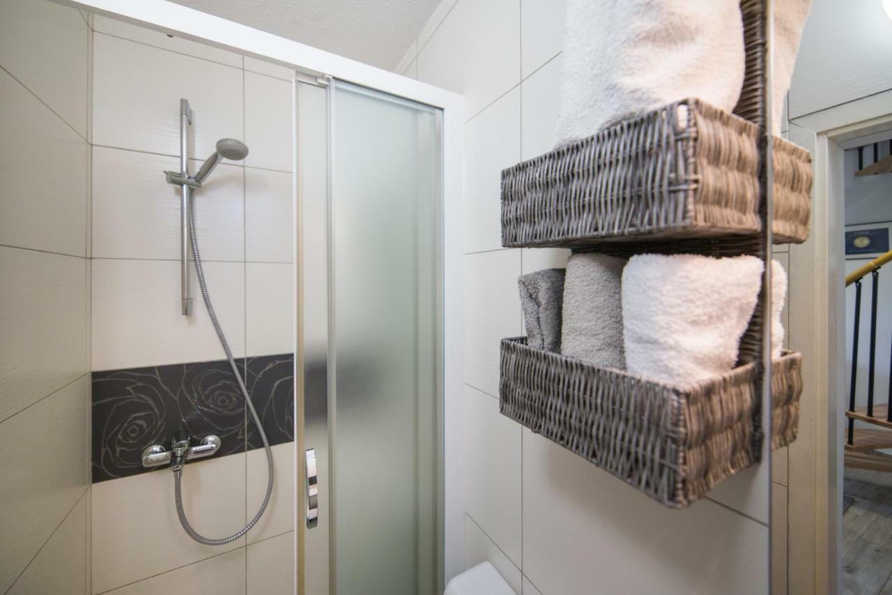 Studio apartment Finta Rogotin Esterno foto